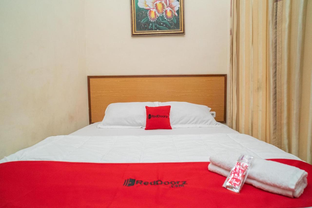 Reddoorz At Villa Akbar 3 Batu  Extérieur photo